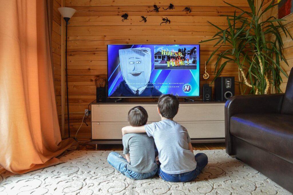 Stappen voor het kiezen van de perfecte 55 inch tv voor je woonkamer met tips over kijkafstand en resolutie