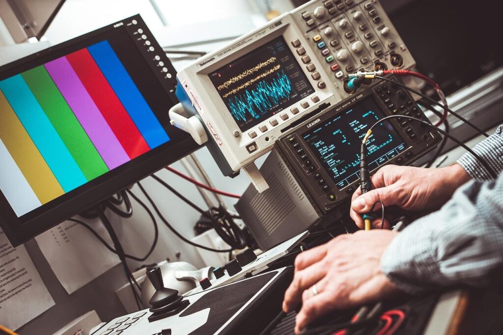 Overzicht van elektronicaproducten en gadgets beschikbaar in de winkels van Middelburg