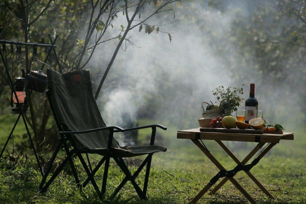 Kamperen in Hengelo met tent in groene natuur en bossen van Overijssel