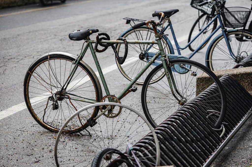 Fietsenstalling in Uden met veilige parkeerplekken voor fietsen bij het treinstation
